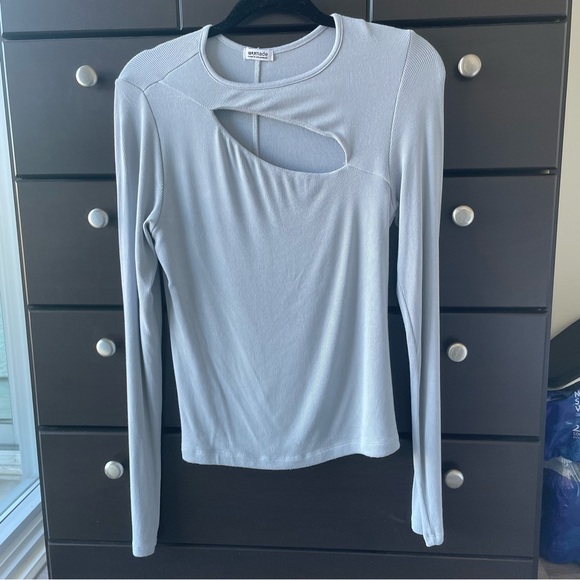 NWOT LA Made Peel a Boo Ribbed buttery soft Long Sleeve in light blue - Picture 6 of 6